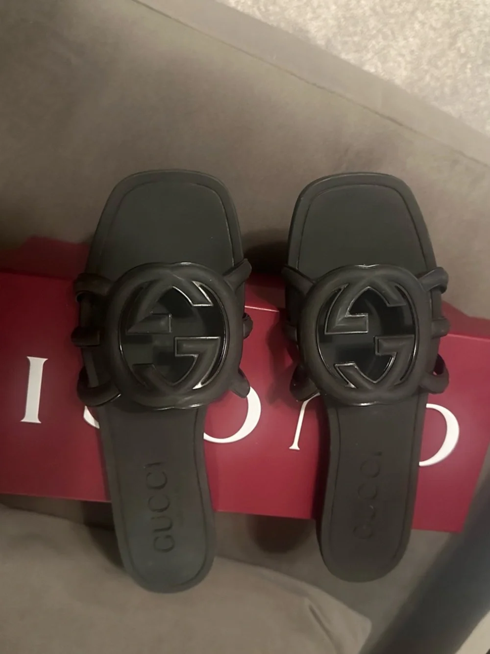 Gucci Black Interlocking GG Rubber Slide Sandals - Picture 6 of 9